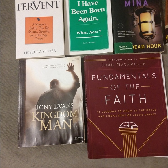 Books - Picture 3 of 3